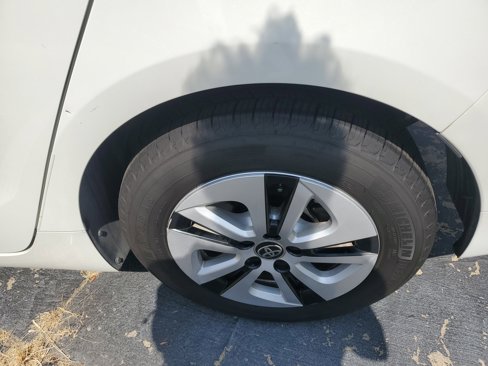 Used 2016 Toyota Prius Four image 10