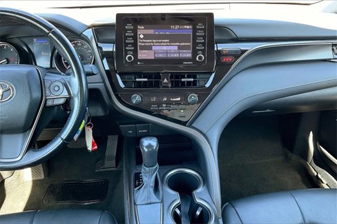 Used 2021 Toyota Camry SE image 6