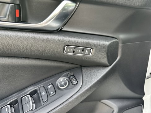 Used 2021 Honda Accord EX-L image 12