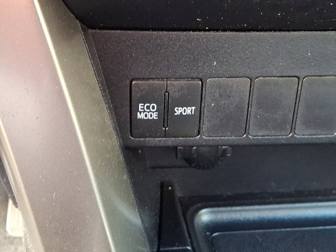 Used 2015 Toyota RAV4 LE image 23