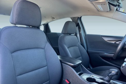 Used 2024 Chevrolet Malibu LT image 30