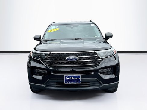 Used 2022 Ford Explorer XLT image 2