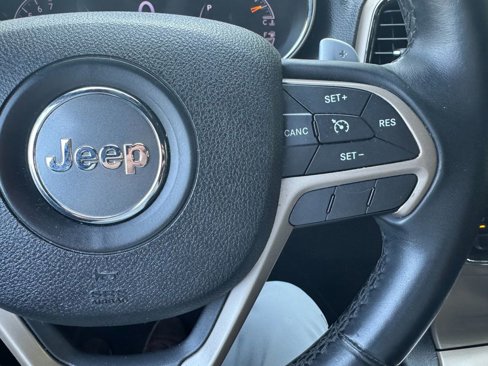 Used 2014 Jeep Grand Cherokee Laredo w/ 18" Wheel & 8.4" Radio Group image 28