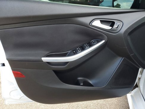 Used 2015 Ford Focus ST image 11