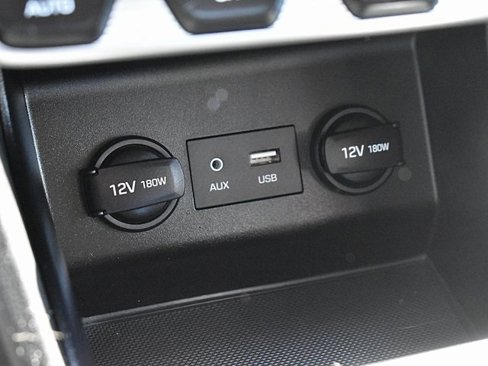 Used 2020 Hyundai Elantra SEL image 31