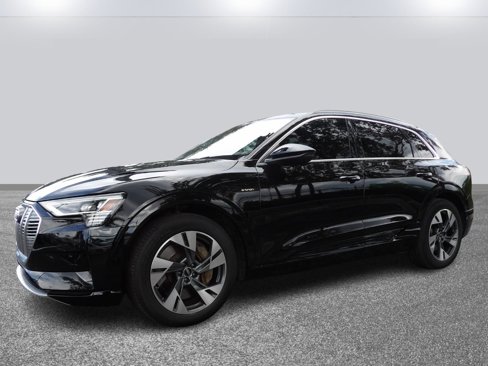 Used 2022 Audi e-tron Premium w/ Towing Package image 3