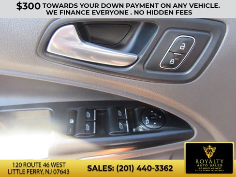 Used 2020 Ford Transit Connect XLT image 26