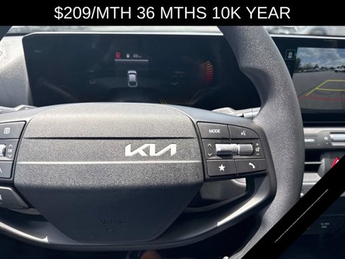 New 2025 Kia K4 LXS image 12
