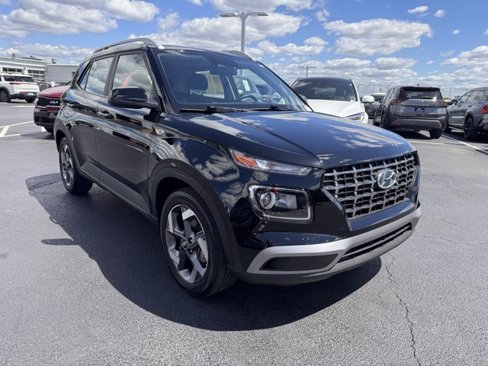 Used 2025 Hyundai Venue SEL image 7
