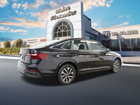 Used 2024 Volkswagen Jetta S image 3
