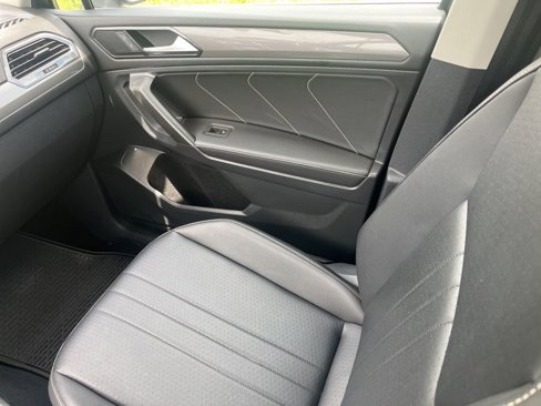 Used 2022 Volkswagen Tiguan SE image 26