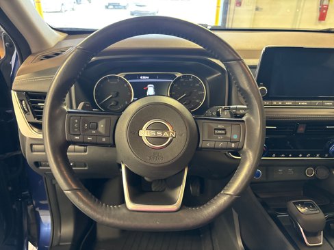 Used 2022 Nissan Rogue SV w/ SV Premium Package image 29