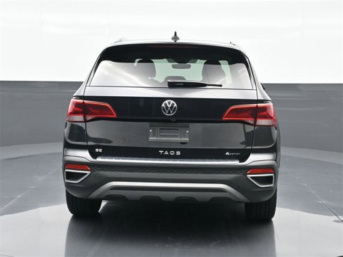 Used 2023 Volkswagen Taos SE w/ Panoramic Sunroof Package image 16
