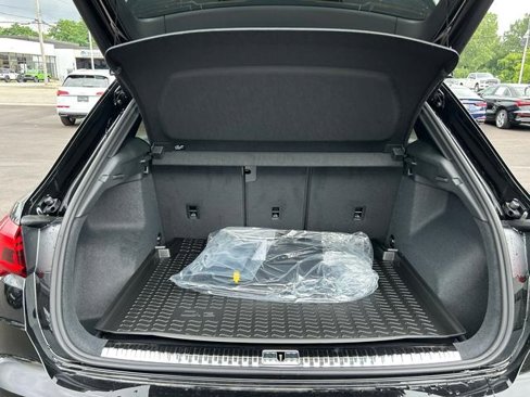 New 2025 Audi Q3 2.0T Premium image 21