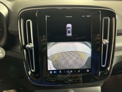 Used 2021 Volvo XC40 P8 Recharge w/ Advanced Package image 24