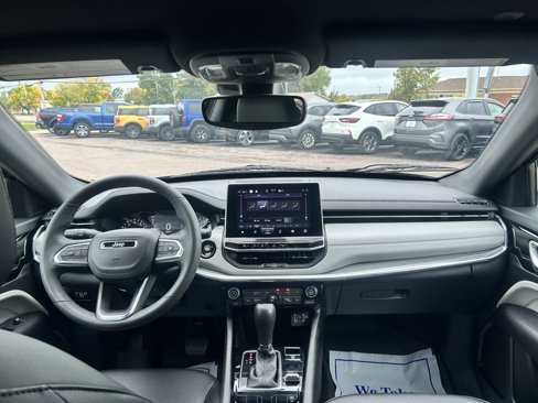 Used 2024 Jeep Compass Limited image 21