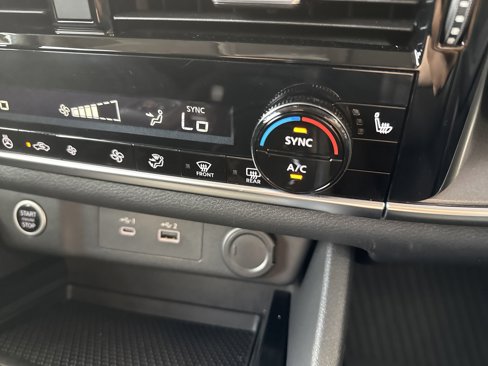 Used 2021 Nissan Rogue SV w/ Premium Package image 29