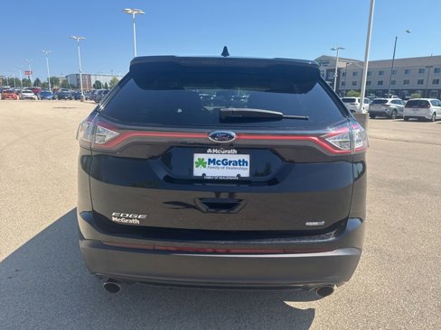 Used 2017 Ford Edge SE image 4