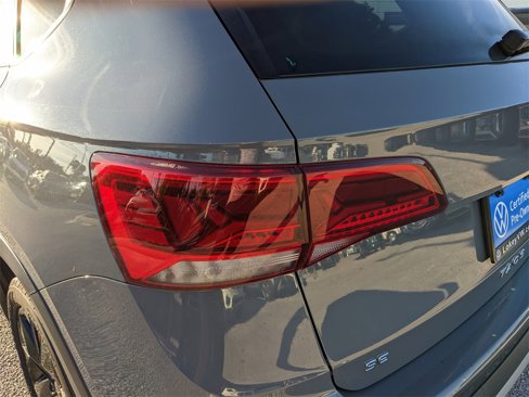 Certified 2023 Volkswagen Taos SE w/ Panoramic Sunroof Package image 11
