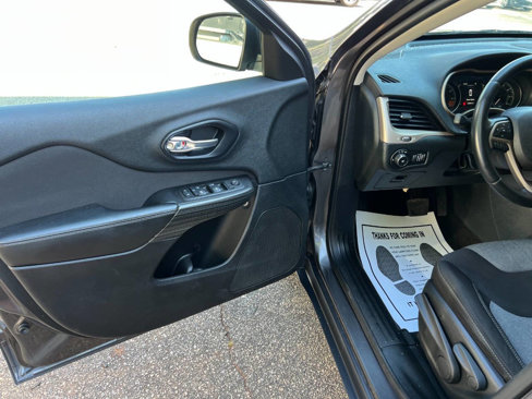 Used 2014 Jeep Cherokee Latitude image 10
