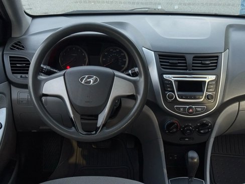 Used 2014 Hyundai Accent GLS image 19
