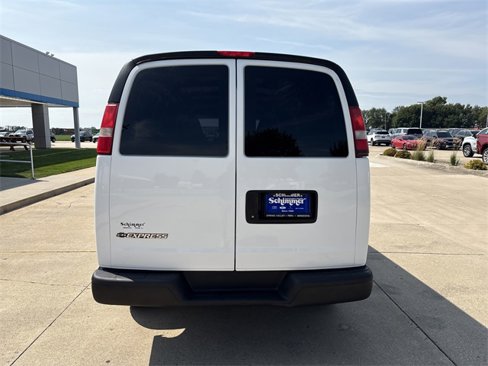 Used 2017 Chevrolet Express 2500 image 7
