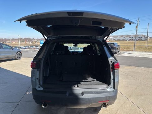 Used 2023 Chevrolet Traverse LT image 12