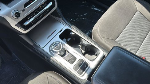 Used 2022 Ford Explorer XLT image 17