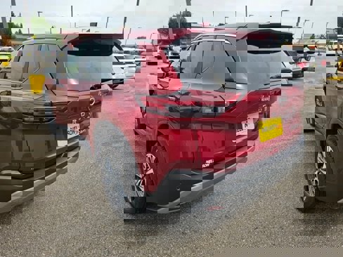 Used 2023 Nissan Rogue SV image 9