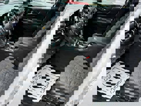 Used 2022 Chevrolet Equinox LT image 18