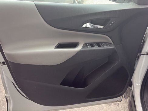 Used 2020 Chevrolet Equinox LS image 5