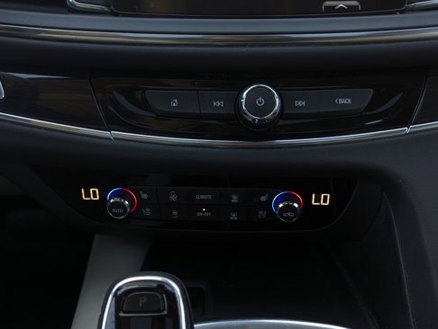Used 2018 Buick Enclave Premium image 39