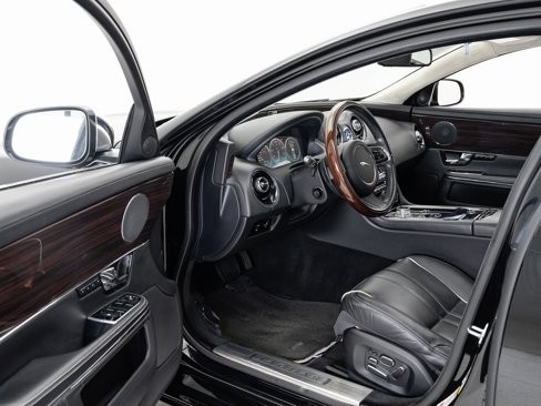 Used 2012 Jaguar XJ L image 7