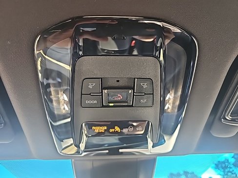 Used 2021 Toyota Venza XLE w/ Softex Package image 35