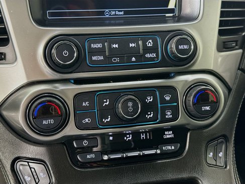 Used 2017 Chevrolet Suburban LT image 16