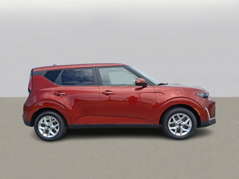 Used 2023 Kia Soul LX w/ LX Technology Package image 12