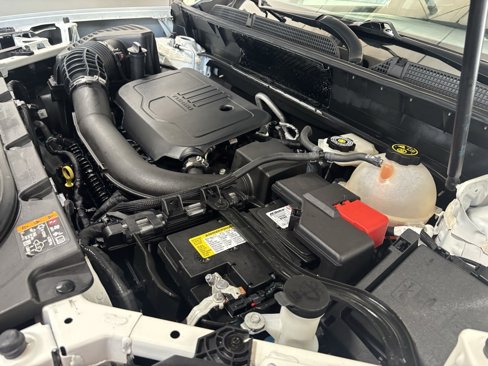 Used 2023 GMC Acadia SLE image 9