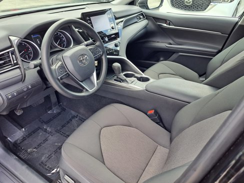 Used 2022 Toyota Camry LE image 9