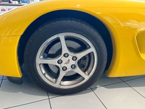 Used 2002 Chevrolet Corvette Convertible w/ Preferred Equipment Group2 image 7