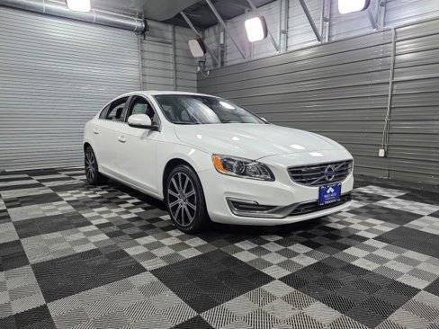 Used 2017 Volvo S60 T5 Inscription Platinum w/ Climate Package image 4