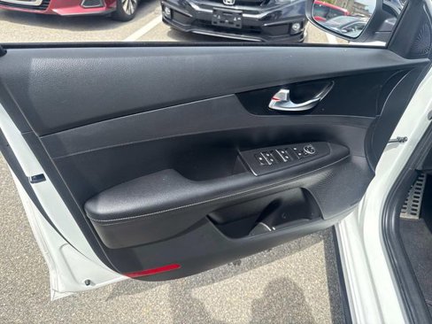 Used 2022 Kia Forte GT-Line w/ GT-Line Premium Package image 18