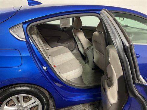 Used 2017 Chevrolet Cruze LT image 30
