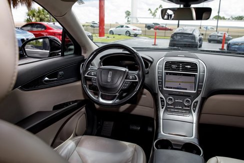 Used 2019 Lincoln Nautilus Select image 30