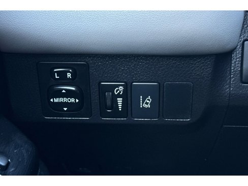 Used 2016 Toyota RAV4 Limited image 28