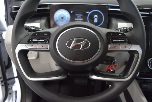 Used 2024 Hyundai Tucson SE image 18