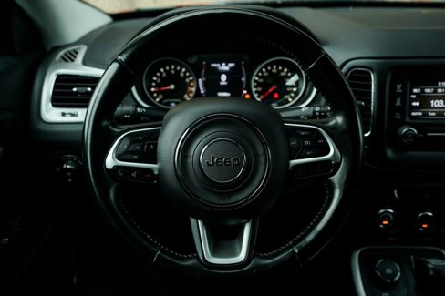 Used 2018 Jeep Compass Latitude image 25