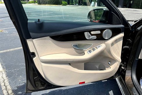 Used 2015 Mercedes-Benz C 300 Sedan image 21