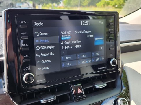 Used 2022 Toyota Corolla Cross XLE image 24