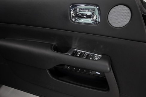Used 2018 Rolls-Royce Dawn image 35
