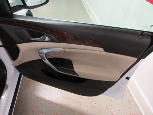 Used 2012 Buick Regal Leather image 22